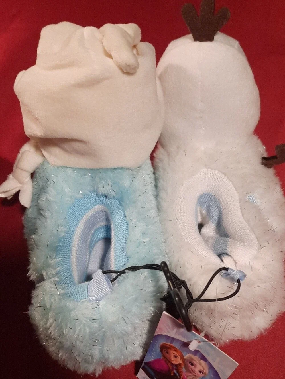Disney Frozen II Metal Lunchbox & Olaf and Elsa Plush Slippers Girls 5/6